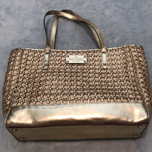 kate spade Handbags - Kate Spade gold wicker pattern clutch w/ pockets